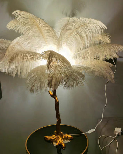 Lampa stojąca z piór | Styl nordycki glamour